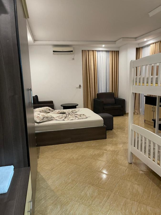Hotel Zverneci Eksteriør bilde
